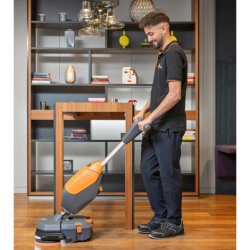 Kombiskurmaskin TASKI Ultimaxx 360 Borst