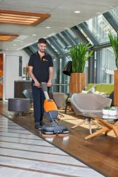 Kombiskurmaskin TASKI Ultimaxx 360 Borst