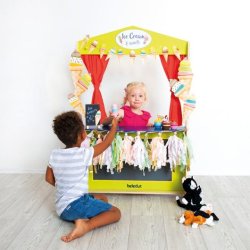 Teater och Marknadsst�nd i tr�