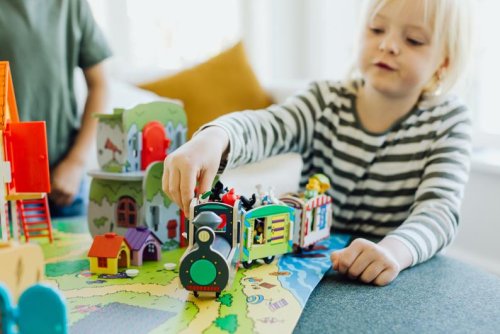 Bamsebyn med lekplatta