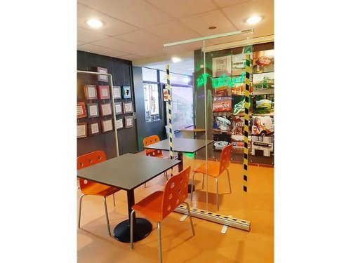 Skyddssk�rm roll-up 100x200cm