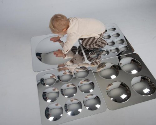 Spegel med 4 konvexa kupoler